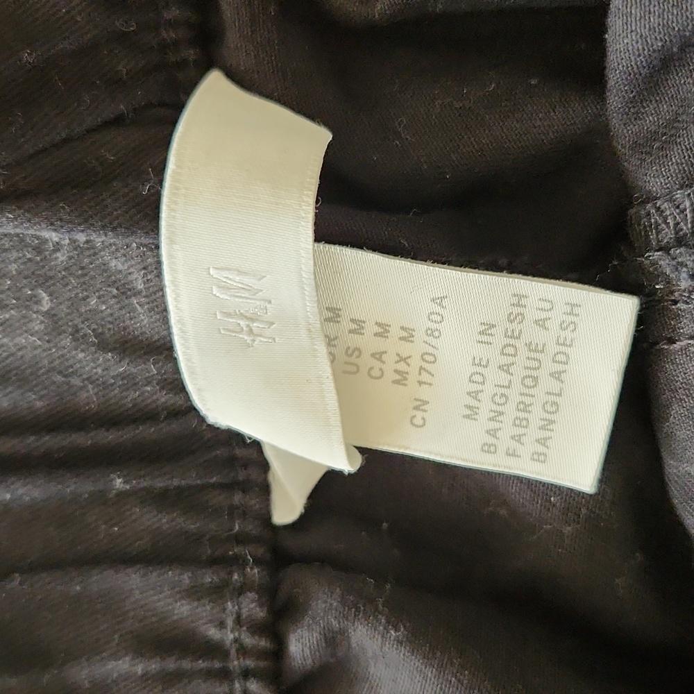 H & M Shorts - Picture 2 of 6